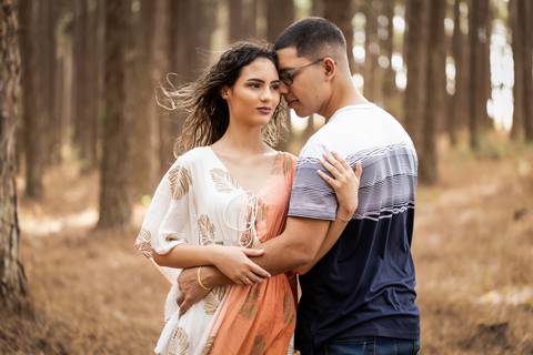 pre-wedding-casamento-ensaio-igreja-cerimonia-noiva-daniel-custodio-fotografias-de-casamento-uberlandia-fotografo-cerimonial-por-do-sol-vestido-terno-atelie-buque-buffet-chacara-banda-uberlandia-minas-gerais-goias-aragauri-brasil-chacara-pista-de dança-'