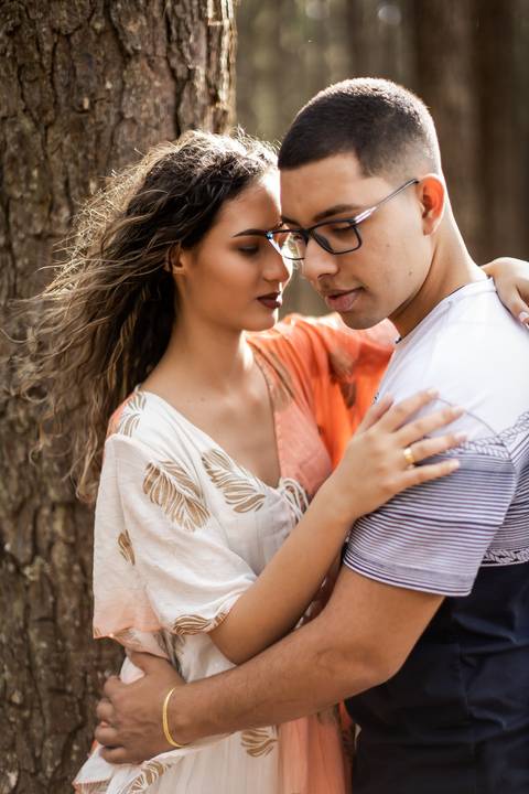 pre-wedding-casamento-ensaio-igreja-cerimonia-noiva-daniel-custodio-fotografias-de-casamento-uberlandia-fotografo-cerimonial-por-do-sol-vestido-terno-atelie-buque-buffet-chacara-banda-uberlandia-minas-gerais-goias-aragauri-brasil-chacara-pista-de dança-'