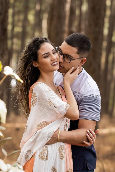 pre-wedding-casamento-ensaio-igreja-cerimonia-noiva-daniel-custodio-fotografias-de-casamento-uberlandia-fotografo-cerimonial-por-do-sol-vestido-terno-atelie-buque-buffet-chacara-banda-uberlandia-minas-gerais-goias-aragauri-brasil-chacara-pista-de dança-'