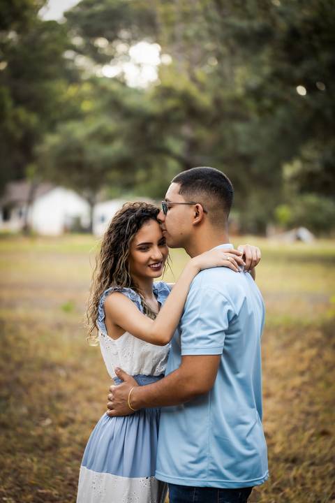 pre-wedding-casamento-ensaio-igreja-cerimonia-noiva-daniel-custodio-fotografias-de-casamento-uberlandia-fotografo-cerimonial-por-do-sol-vestido-terno-atelie-buque-buffet-chacara-banda-uberlandia-minas-gerais-goias-aragauri-brasil-chacara-pista-de dança-'