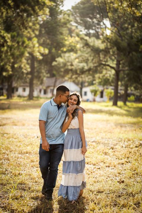 pre-wedding-casamento-ensaio-igreja-cerimonia-noiva-daniel-custodio-fotografias-de-casamento-uberlandia-fotografo-cerimonial-por-do-sol-vestido-terno-atelie-buque-buffet-chacara-banda-uberlandia-minas-gerais-goias-aragauri-brasil-chacara-pista-de dança-'