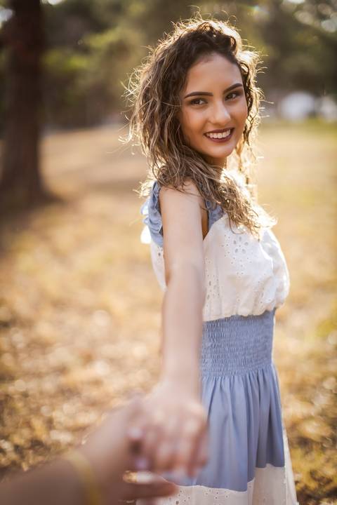 pre-wedding-casamento-ensaio-igreja-cerimonia-noiva-daniel-custodio-fotografias-de-casamento-uberlandia-fotografo-cerimonial-por-do-sol-vestido-terno-atelie-buque-buffet-chacara-banda-uberlandia-minas-gerais-goias-aragauri-brasil-chacara-pista-de dança-'