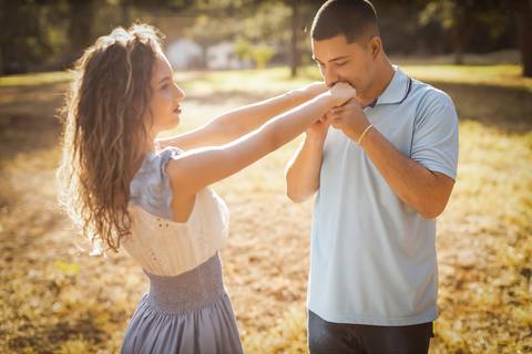 pre-wedding-casamento-ensaio-igreja-cerimonia-noiva-daniel-custodio-fotografias-de-casamento-uberlandia-fotografo-cerimonial-por-do-sol-vestido-terno-atelie-buque-buffet-chacara-banda-uberlandia-minas-gerais-goias-aragauri-brasil-chacara-pista-de dança-'
