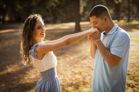 pre-wedding-casamento-ensaio-igreja-cerimonia-noiva-daniel-custodio-fotografias-de-casamento-uberlandia-fotografo-cerimonial-por-do-sol-vestido-terno-atelie-buque-buffet-chacara-banda-uberlandia-minas-gerais-goias-aragauri-brasil-chacara-pista-de dança-'