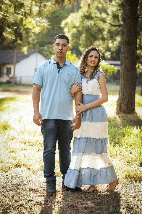 pre-wedding-casamento-ensaio-igreja-cerimonia-noiva-daniel-custodio-fotografias-de-casamento-uberlandia-fotografo-cerimonial-por-do-sol-vestido-terno-atelie-buque-buffet-chacara-banda-uberlandia-minas-gerais-goias-aragauri-brasil-chacara-pista-de dança-'