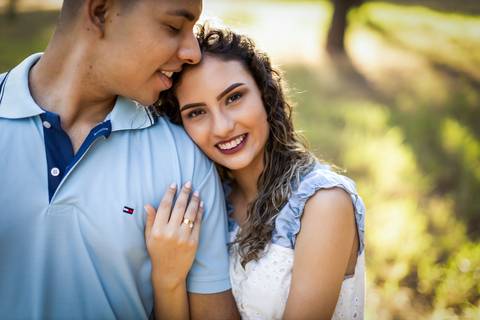 pre-wedding-casamento-ensaio-igreja-cerimonia-noiva-daniel-custodio-fotografias-de-casamento-uberlandia-fotografo-cerimonial-por-do-sol-vestido-terno-atelie-buque-buffet-chacara-banda-uberlandia-minas-gerais-goias-aragauri-brasil-chacara-pista-de dança-'