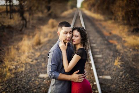 pre-wedding-casamento-ensaio-igreja-cerimonia-noiva-daniel-custodio-fotografias-de-casamento-uberlandia-fotografo-cerimonial-por-do-sol-vestido-terno-atelie-buque-buffet-chacara-banda-uberlandia-minas-gerais-goias-aragauri-brasil-chacara-pista-de dança-'