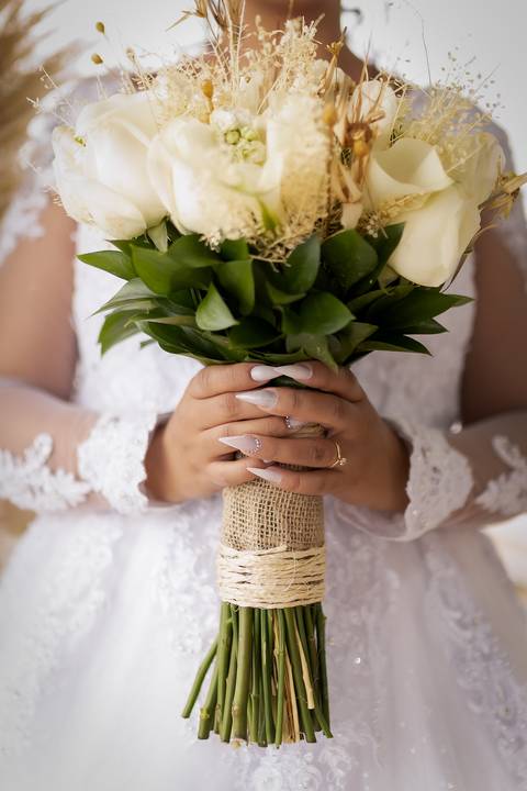 pre-wedding-casamento-ensaio-igreja-cerimonia-noiva-daniel-custodio-fotografias-de-casamento-uberlandia-fotografo-cerimonial-por-do-sol-vestido-terno-atelie-buque-buffet-chacara-banda-uberlandia-minas-gerais-goias-aragauri-brasil-chacara-pista-de dança-'