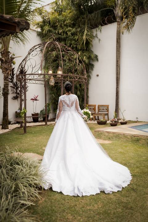 pre-wedding-casamento-ensaio-igreja-cerimonia-noiva-daniel-custodio-fotografias-de-casamento-uberlandia-fotografo-cerimonial-por-do-sol-vestido-terno-atelie-buque-buffet-chacara-banda-uberlandia-minas-gerais-goias-aragauri-brasil-chacara-pista-de dança-'