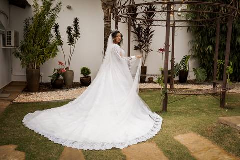 pre-wedding-casamento-ensaio-igreja-cerimonia-noiva-daniel-custodio-fotografias-de-casamento-uberlandia-fotografo-cerimonial-por-do-sol-vestido-terno-atelie-buque-buffet-chacara-banda-uberlandia-minas-gerais-goias-aragauri-brasil-chacara-pista-de dança-'