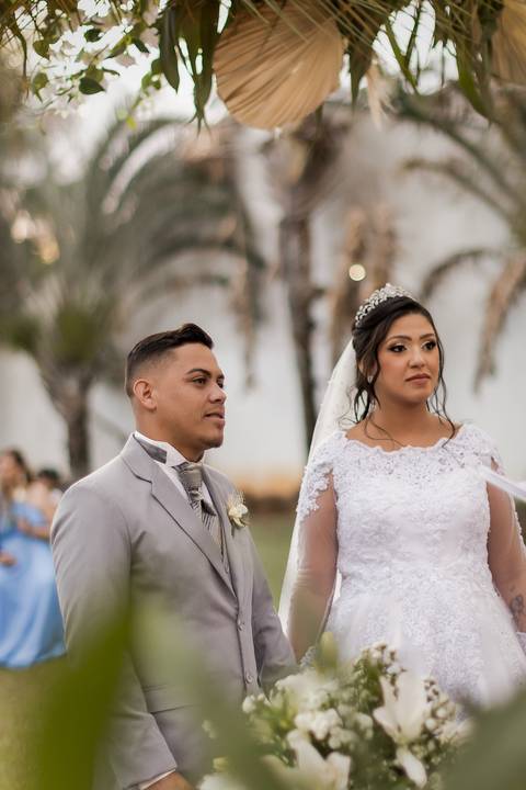 pre-wedding-casamento-ensaio-igreja-cerimonia-noiva-daniel-custodio-fotografias-de-casamento-uberlandia-fotografo-cerimonial-por-do-sol-vestido-terno-atelie-buque-buffet-chacara-banda-uberlandia-minas-gerais-goias-aragauri-brasil-chacara-pista-de dança-'
