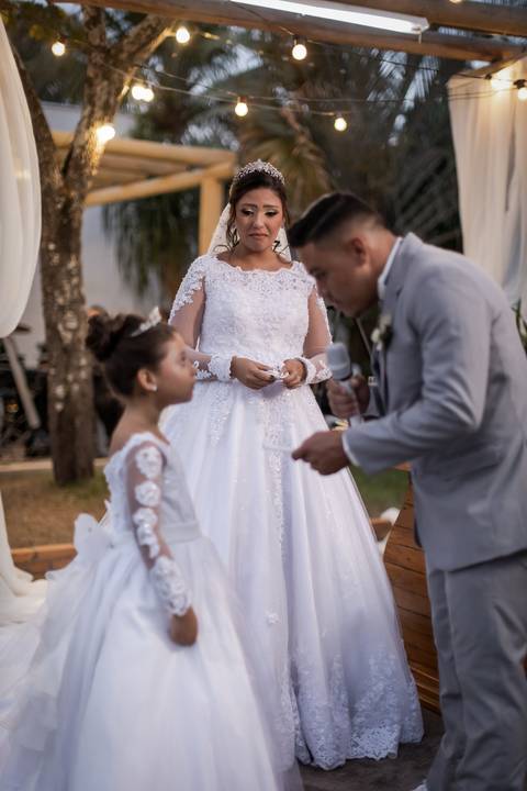 pre-wedding-casamento-ensaio-igreja-cerimonia-noiva-daniel-custodio-fotografias-de-casamento-uberlandia-fotografo-cerimonial-por-do-sol-vestido-terno-atelie-buque-buffet-chacara-banda-uberlandia-minas-gerais-goias-aragauri-brasil-chacara-pista-de dança-'