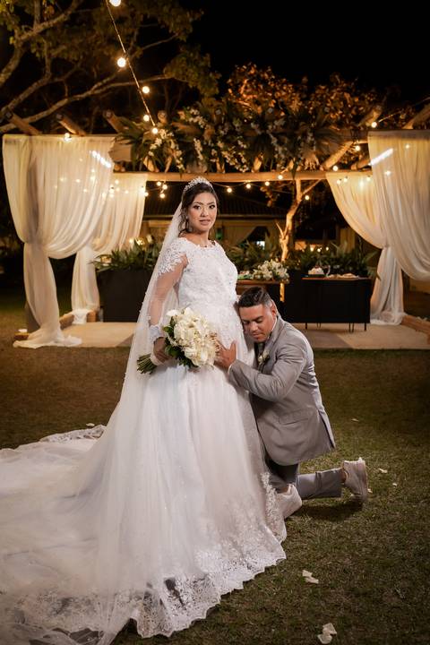 pre-wedding-casamento-ensaio-igreja-cerimonia-noiva-daniel-custodio-fotografias-de-casamento-uberlandia-fotografo-cerimonial-por-do-sol-vestido-terno-atelie-buque-buffet-chacara-banda-uberlandia-minas-gerais-goias-aragauri-brasil-chacara-pista-de dança-'