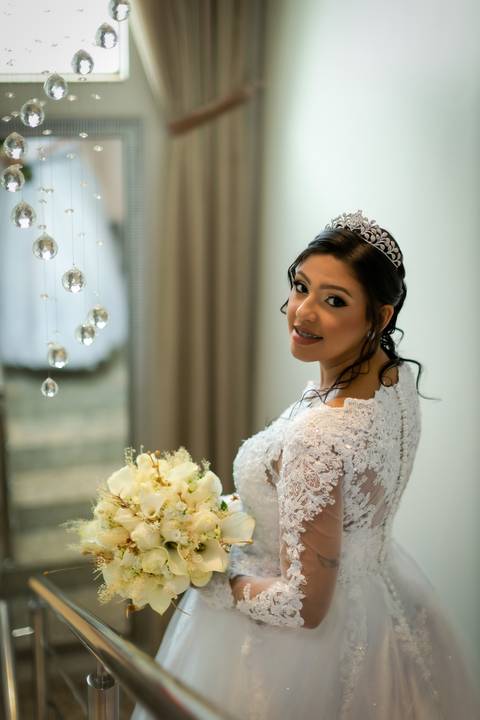 pre-wedding-casamento-ensaio-igreja-cerimonia-noiva-daniel-custodio-fotografias-de-casamento-uberlandia-fotografo-cerimonial-por-do-sol-vestido-terno-atelie-buque-buffet-chacara-banda-uberlandia-minas-gerais-goias-aragauri-brasil-chacara-pista-de dança-'