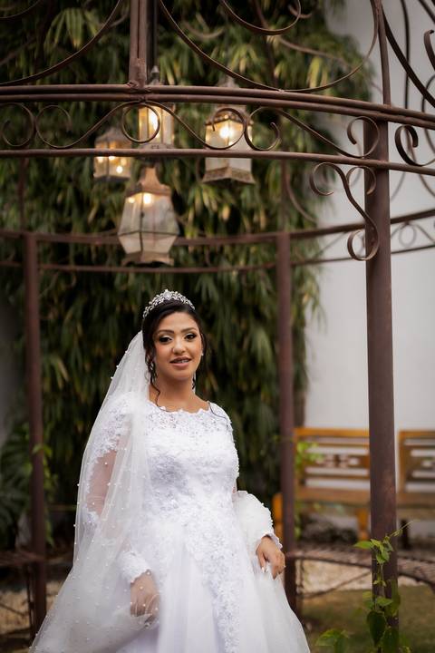 pre-wedding-casamento-ensaio-igreja-cerimonia-noiva-daniel-custodio-fotografias-de-casamento-uberlandia-fotografo-cerimonial-por-do-sol-vestido-terno-atelie-buque-buffet-chacara-banda-uberlandia-minas-gerais-goias-aragauri-brasil-chacara-pista-de dança-'