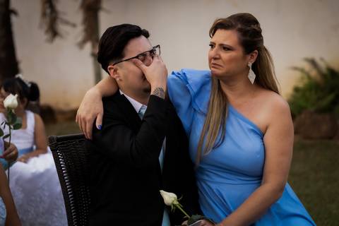 pre-wedding-casamento-ensaio-igreja-cerimonia-noiva-daniel-custodio-fotografias-de-casamento-uberlandia-fotografo-cerimonial-por-do-sol-vestido-terno-atelie-buque-buffet-chacara-banda-uberlandia-minas-gerais-goias-aragauri-brasil-chacara-pista-de dança-'