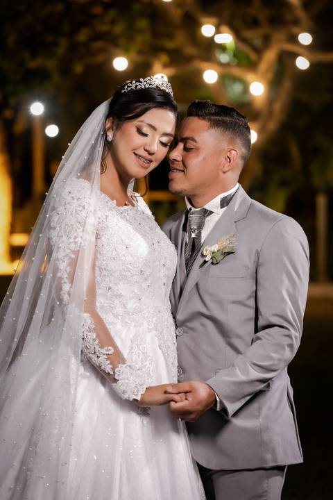 pre-wedding-casamento-ensaio-igreja-cerimonia-noiva-daniel-custodio-fotografias-de-casamento-uberlandia-fotografo-cerimonial-por-do-sol-vestido-terno-atelie-buque-buffet-chacara-banda-uberlandia-minas-gerais-goias-aragauri-brasil-chacara-pista-de dança-'