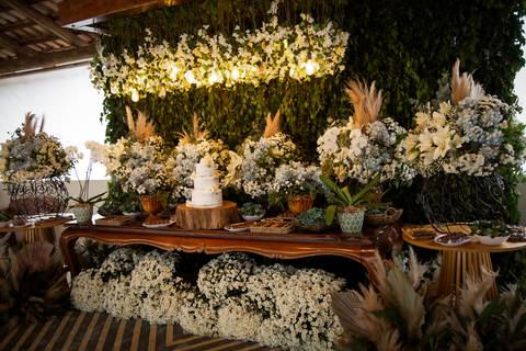 pre-wedding-casamento-ensaio-igreja-cerimonia-noiva-daniel-custodio-fotografias-de-casamento-uberlandia-fotografo-cerimonial-por-do-sol-vestido-terno-atelie-buque-buffet-chacara-banda-uberlandia-minas-gerais-goias-aragauri-brasil-chacara-pista-de dança-'