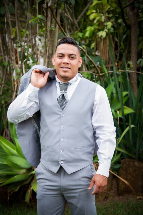 pre-wedding-casamento-ensaio-igreja-cerimonia-noiva-daniel-custodio-fotografias-de-casamento-uberlandia-fotografo-cerimonial-por-do-sol-vestido-terno-atelie-buque-buffet-chacara-banda-uberlandia-minas-gerais-goias-aragauri-brasil-chacara-pista-de dança-'