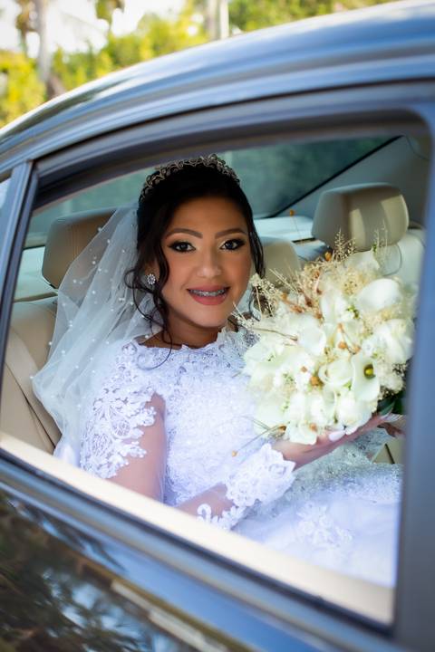 pre-wedding-casamento-ensaio-igreja-cerimonia-noiva-daniel-custodio-fotografias-de-casamento-uberlandia-fotografo-cerimonial-por-do-sol-vestido-terno-atelie-buque-buffet-chacara-banda-uberlandia-minas-gerais-goias-aragauri-brasil-chacara-pista-de dança-'