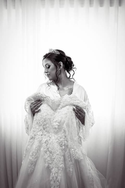 pre-wedding-casamento-ensaio-igreja-cerimonia-noiva-daniel-custodio-fotografias-de-casamento-uberlandia-fotografo-cerimonial-por-do-sol-vestido-terno-atelie-buque-buffet-chacara-banda-uberlandia-minas-gerais-goias-aragauri-brasil-chacara-pista-de dança-'