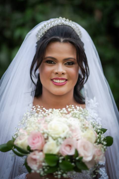 pre-wedding-casamento-ensaio-igreja-cerimonia-noiva-daniel-custodio-fotografias-de-casamento-uberlandia-fotografo-cerimonial-por-do-sol-vestido-terno-atelie-buque-buffet-chacara-banda-uberlandia-minas-gerais-goias-aragauri-brasil-chacara-pista-de dança-'