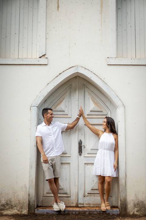 pre-wedding-ensaio-casar-casamento-foto-fotografo-noiva-vestido-buque-make-pistadedança-cerimonia-cerimonial-ternoparanoivo-madrinha-padrinho-daminha-aliança-cartorio-civil-buffet-dj-igreja-padre-chacara-pordosol-bandaparacasamento-danielcustodiofotografo'