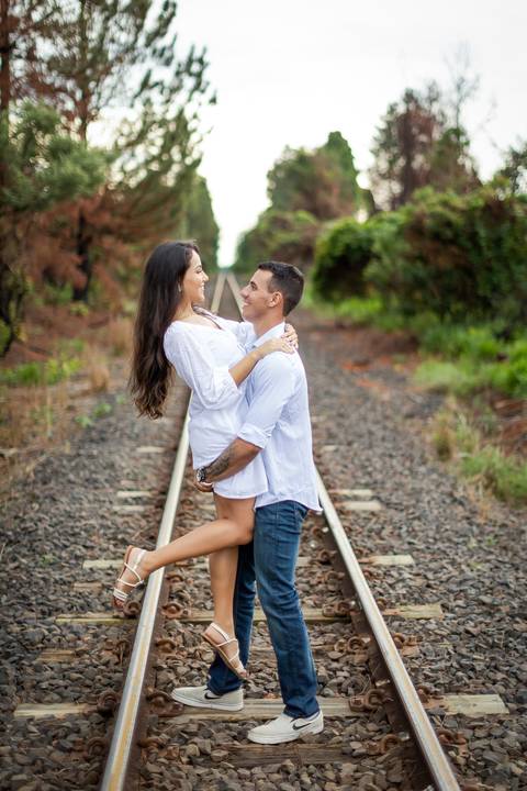 pre-wedding-ensaio-casar-casamento-foto-fotografo-noiva-vestido-buque-make-pistadedança-cerimonia-cerimonial-ternoparanoivo-madrinha-padrinho-daminha-aliança-cartorio-civil-buffet-dj-igreja-padre-chacara-pordosol-bandaparacasamento-danielcustodiofotografo'