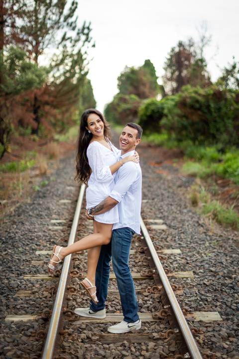 pre-wedding-ensaio-casar-casamento-foto-fotografo-noiva-vestido-buque-make-pistadedança-cerimonia-cerimonial-ternoparanoivo-madrinha-padrinho-daminha-aliança-cartorio-civil-buffet-dj-igreja-padre-chacara-pordosol-bandaparacasamento-danielcustodiofotografo'