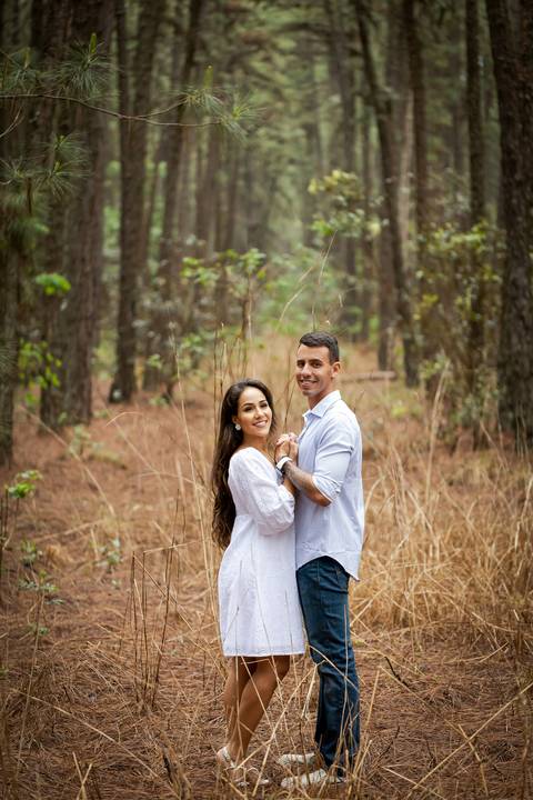 pre-wedding-ensaio-casar-casamento-foto-fotografo-noiva-vestido-buque-make-pistadedança-cerimonia-cerimonial-ternoparanoivo-madrinha-padrinho-daminha-aliança-cartorio-civil-buffet-dj-igreja-padre-chacara-pordosol-bandaparacasamento-danielcustodiofotografo'