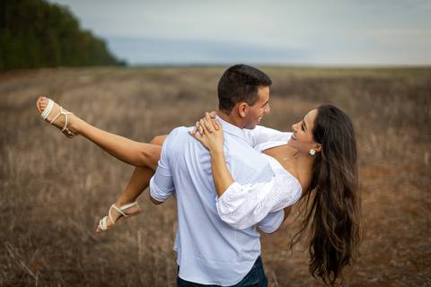 pre-wedding-ensaio-casar-casamento-foto-fotografo-noiva-vestido-buque-make-pistadedança-cerimonia-cerimonial-ternoparanoivo-madrinha-padrinho-daminha-aliança-cartorio-civil-buffet-dj-igreja-padre-chacara-pordosol-bandaparacasamento-danielcustodiofotografo'