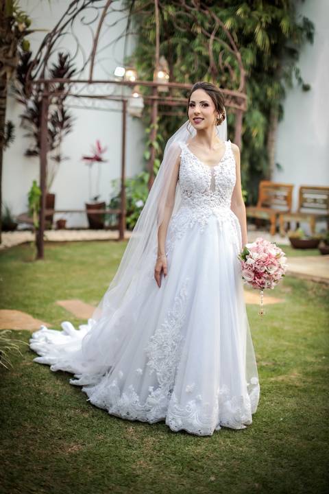 casamento-casar-noiva-buque-vestido-make-noivo-igreja-cerimonia-foto-fotografo-uberlandia-minas-gerais-brasil-daniel-fotografias-madrinha-padrinho-filmagem-banda-buffet-dj-fernanda-naves-google-pista-dança-chofer-cerimonial-amor-brinde-love-alinça-civil'