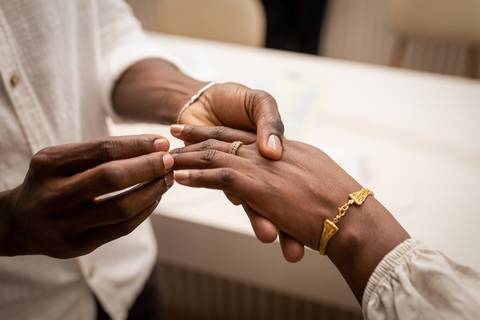 casamento-casar-cerimonia-civil-cartorio-noiva-noivo-certidão-maquiagem-make-pai-mãe-padrinha-padrinho-aliança-foto-fotografo-fotografias-buque-uberlandia-minas-gerais-recepção-cerimonial-fotos-ensaio-pre-wedding-love-vestido-terno-atelie-daniel-custodio'