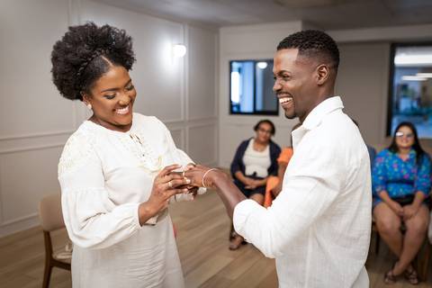 casamento-casar-cerimonia-civil-cartorio-noiva-noivo-certidão-maquiagem-make-pai-mãe-padrinha-padrinho-aliança-foto-fotografo-fotografias-buque-uberlandia-minas-gerais-recepção-cerimonial-fotos-ensaio-pre-wedding-love-vestido-terno-atelie-daniel-custodio'