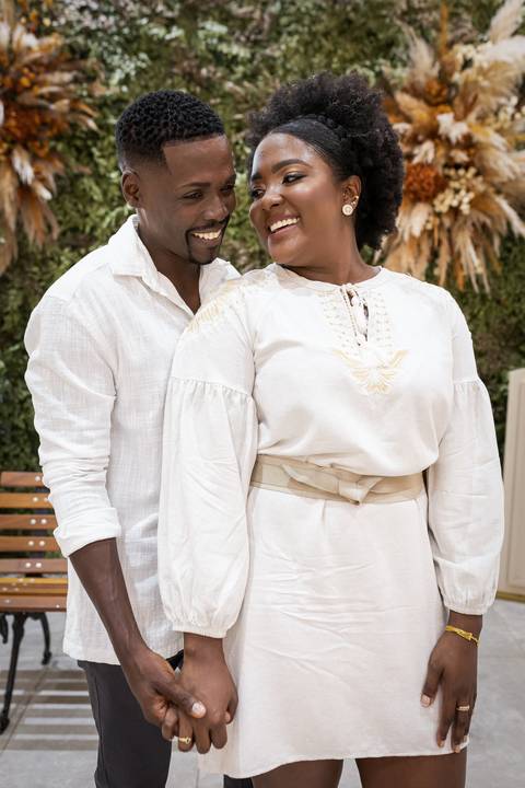 casamento-casar-cerimonia-civil-cartorio-noiva-noivo-certidão-maquiagem-make-pai-mãe-padrinha-padrinho-aliança-foto-fotografo-fotografias-buque-uberlandia-minas-gerais-recepção-cerimonial-fotos-ensaio-pre-wedding-love-vestido-terno-atelie-daniel-custodio'