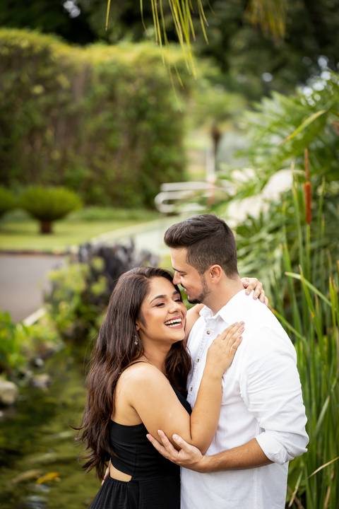 pre-wedding-casamento-ensaio-noiva-noivo-vestido-terno-make-maquiagem-civil-buque-cerimonia-cerimonial-foto-fotografo-retrato-igreja-madrinha-padrinho-dj-buffet-daniel-custodio-uberlandia-minas-gerais-por-do-sol-amor-aliança-fotos-anel-noivado-chacara-lov'