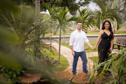 pre-wedding-casamento-ensaio-noiva-noivo-vestido-terno-make-maquiagem-civil-buque-cerimonia-cerimonial-foto-fotografo-retrato-igreja-madrinha-padrinho-dj-buffet-daniel-custodio-uberlandia-minas-gerais-por-do-sol-amor-aliança-fotos-anel-noivado-chacara-lov'