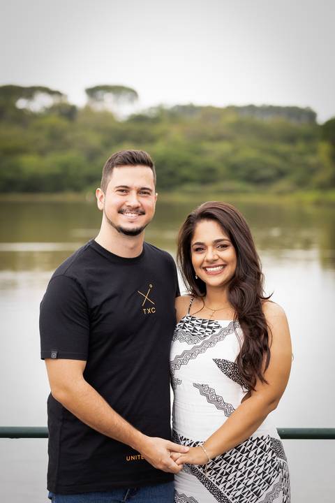 pre-wedding-casamento-ensaio-noiva-noivo-vestido-terno-make-maquiagem-civil-buque-cerimonia-cerimonial-foto-fotografo-retrato-igreja-madrinha-padrinho-dj-buffet-daniel-custodio-uberlandia-minas-gerais-por-do-sol-amor-aliança-fotos-anel-noivado-chacara-lov'