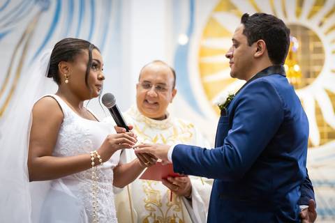 pre-wedding-casamento-ensaio-noiva-noivo-vestido-terno-make-maquiagem-civil-buque-cerimonia-cerimonial-foto-fotografo-retrato-igreja-madrinha-padrinho-dj-buffet-daniel-custodio-uberlandia-minas-gerais-por-do-sol-amor-aliança-fotos-anel-noivado-chacara-lov'