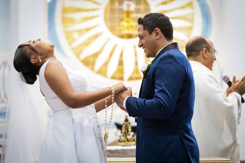 pre-wedding-casamento-ensaio-noiva-noivo-vestido-terno-make-maquiagem-civil-buque-cerimonia-cerimonial-foto-fotografo-retrato-igreja-madrinha-padrinho-dj-buffet-daniel-custodio-uberlandia-minas-gerais-por-do-sol-amor-aliança-fotos-anel-noivado-chacara-lov'