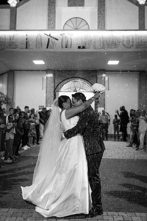 pre-wedding-casamento-ensaio-noiva-noivo-vestido-terno-make-maquiagem-civil-buque-cerimonia-cerimonial-foto-fotografo-retrato-igreja-madrinha-padrinho-dj-buffet-daniel-custodio-uberlandia-minas-gerais-por-do-sol-amor-aliança-fotos-anel-noivado-chacara-lov'