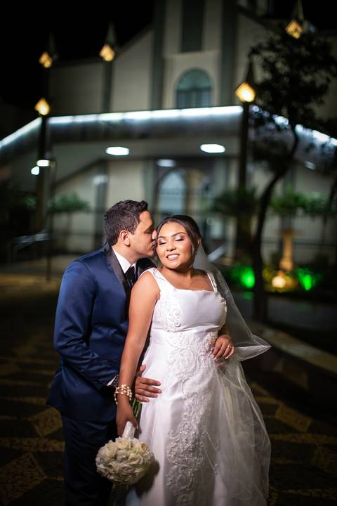 pre-wedding-casamento-ensaio-noiva-noivo-vestido-terno-make-maquiagem-civil-buque-cerimonia-cerimonial-foto-fotografo-retrato-igreja-madrinha-padrinho-dj-buffet-daniel-custodio-uberlandia-minas-gerais-por-do-sol-amor-aliança-fotos-anel-noivado-chacara-lov'
