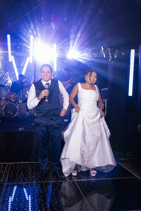 pre-wedding-casamento-ensaio-noiva-noivo-vestido-terno-make-maquiagem-civil-buque-cerimonia-cerimonial-foto-fotografo-retrato-igreja-madrinha-padrinho-dj-buffet-daniel-custodio-uberlandia-minas-gerais-por-do-sol-amor-aliança-fotos-anel-noivado-chacara-lov'