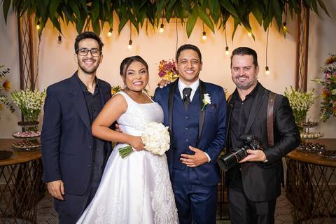 pre-wedding-casamento-ensaio-noiva-noivo-vestido-terno-make-maquiagem-civil-buque-cerimonia-cerimonial-foto-fotografo-retrato-igreja-madrinha-padrinho-dj-buffet-daniel-custodio-uberlandia-minas-gerais-por-do-sol-amor-aliança-fotos-anel-noivado-chacara-lov'