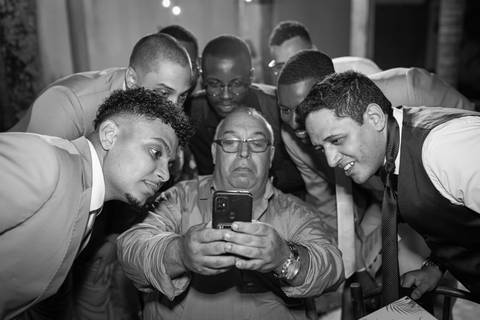 pre-wedding-casamento-ensaio-noiva-noivo-vestido-terno-make-maquiagem-civil-buque-cerimonia-cerimonial-foto-fotografo-retrato-igreja-madrinha-padrinho-dj-buffet-daniel-custodio-uberlandia-minas-gerais-por-do-sol-amor-aliança-fotos-anel-noivado-chacara-lov'