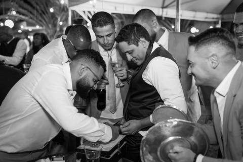 pre-wedding-casamento-ensaio-noiva-noivo-vestido-terno-make-maquiagem-civil-buque-cerimonia-cerimonial-foto-fotografo-retrato-igreja-madrinha-padrinho-dj-buffet-daniel-custodio-uberlandia-minas-gerais-por-do-sol-amor-aliança-fotos-anel-noivado-chacara-lov'