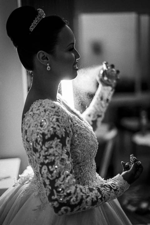 pre-wedding-casamento-ensaio-noiva-noivo-vestido-terno-make-maquiagem-civil-buque-cerimonia-cerimonial-foto-fotografo-retrato-igreja-madrinha-padrinho-dj-buffet-daniel-custodio-uberlandia-minas-gerais-por-do-sol-amor-aliança-fotos-anel-noivado-chacara-lov'