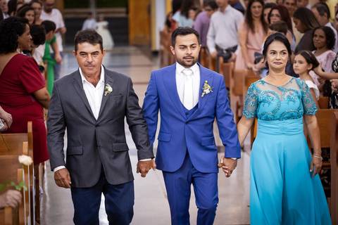 pre-wedding-casamento-ensaio-noiva-noivo-vestido-terno-make-maquiagem-civil-buque-cerimonia-cerimonial-foto-fotografo-retrato-igreja-madrinha-padrinho-dj-buffet-daniel-custodio-uberlandia-minas-gerais-por-do-sol-amor-aliança-fotos-anel-noivado-chacara-lov'