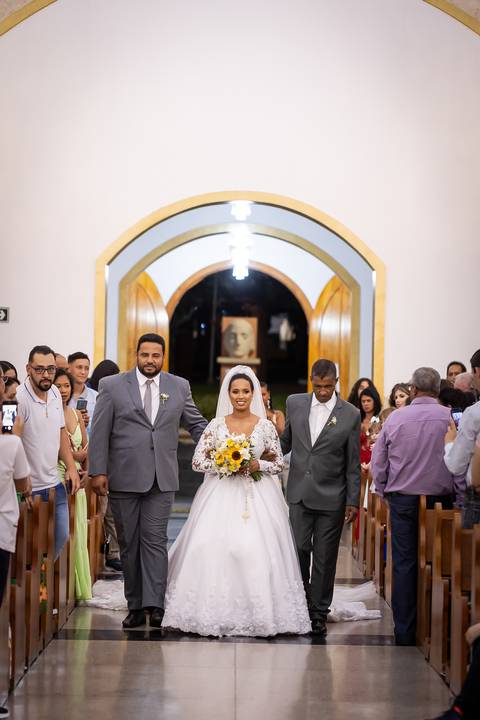 pre-wedding-casamento-ensaio-noiva-noivo-vestido-terno-make-maquiagem-civil-buque-cerimonia-cerimonial-foto-fotografo-retrato-igreja-madrinha-padrinho-dj-buffet-daniel-custodio-uberlandia-minas-gerais-por-do-sol-amor-aliança-fotos-anel-noivado-chacara-lov'