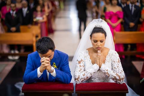 pre-wedding-casamento-ensaio-noiva-noivo-vestido-terno-make-maquiagem-civil-buque-cerimonia-cerimonial-foto-fotografo-retrato-igreja-madrinha-padrinho-dj-buffet-daniel-custodio-uberlandia-minas-gerais-por-do-sol-amor-aliança-fotos-anel-noivado-chacara-lov'